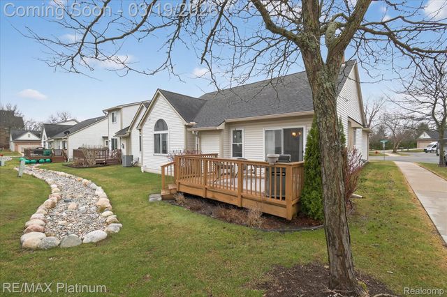 501 Snowfall Court, Genoa Township, MI 48843