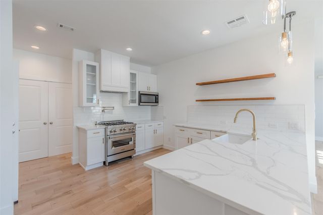 702 Graham Avenue, Dallas, TX 75223