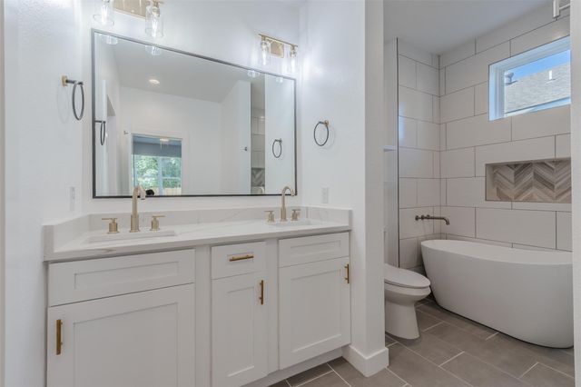 702 Graham Avenue, Dallas, TX 75223