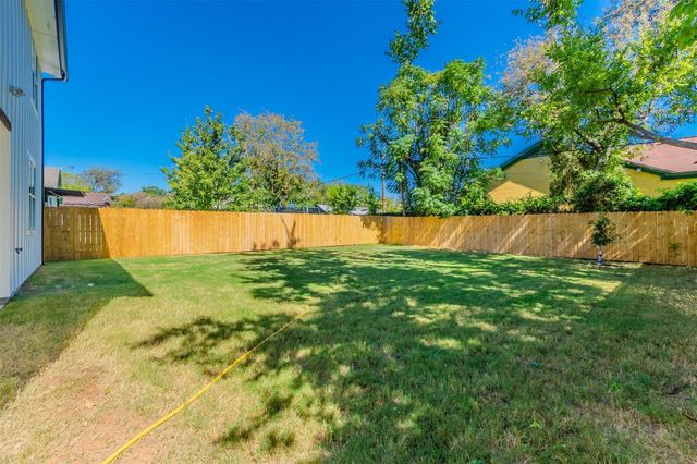 702 Graham Avenue, Dallas, TX 75223