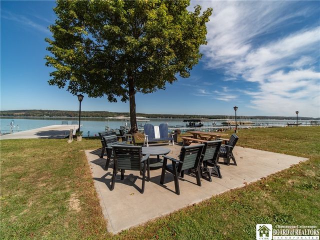 6 West Terrace Avenue 11, Busti, NY 14750