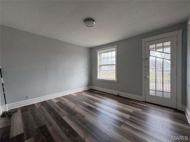 5027 S Broadway, St Louis, MO 63111