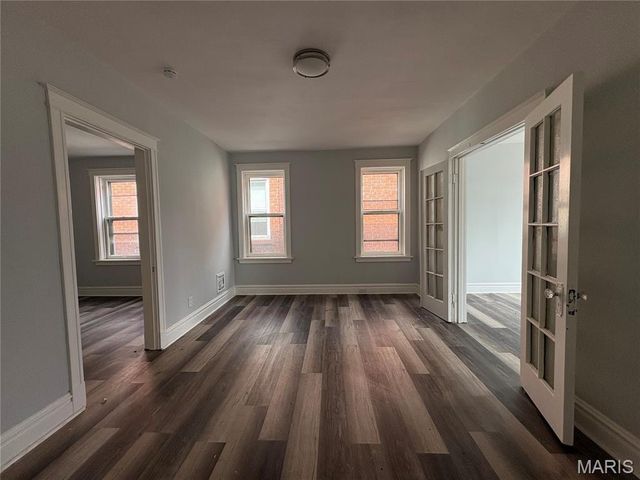 5027 S Broadway, St Louis, MO 63111