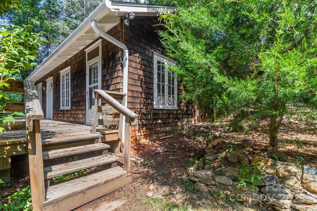 110 Vineyard Road, Tryon, NC 28782