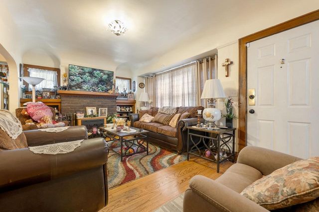4881 N 27th STREET, Milwaukee, WI 53209
