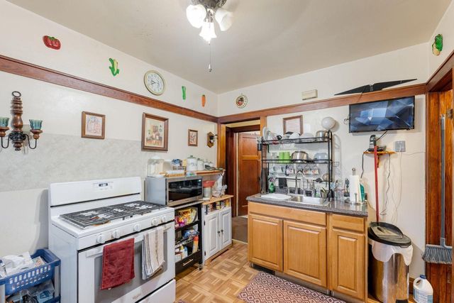 4881 N 27th STREET, Milwaukee, WI 53209