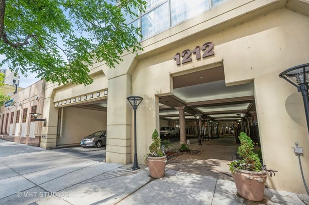 1212 N La Salle Drive P309, Chicago, IL 60610