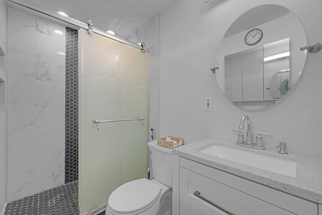 14 Vassar St, Leominster, MA 01453