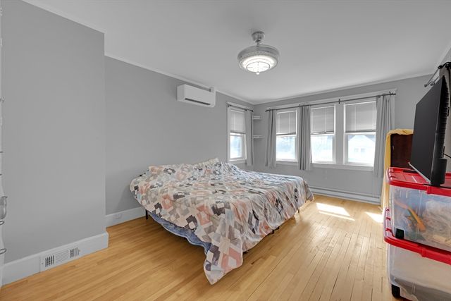 14 Vassar St, Leominster, MA 01453