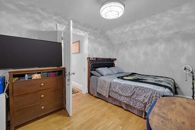 14 Vassar St, Leominster, MA 01453