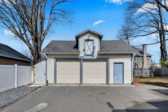 14 Vassar St, Leominster, MA 01453