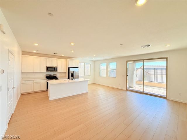 1450 Great Snipe Avenue, Las Vegas, NV 89138