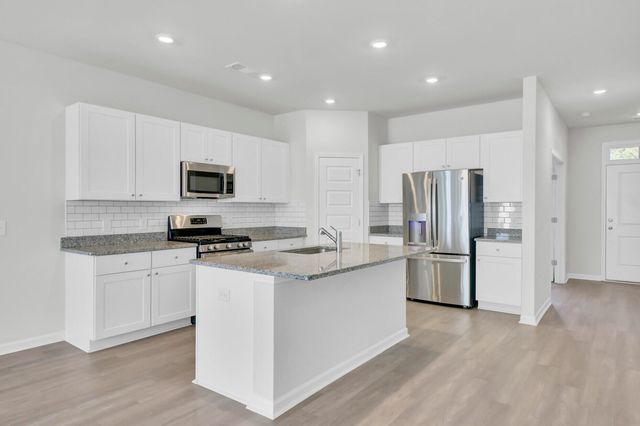 1471 Central Avenue, Summerville, SC 29483