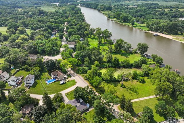 4712 Wildwood Drive, Mchenry, IL 60051