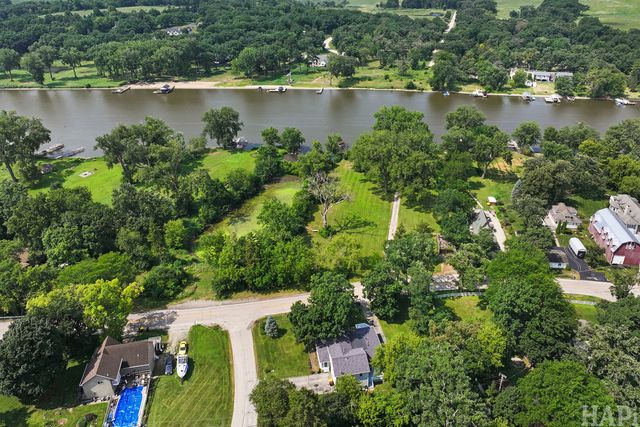 4712 Wildwood Drive, Mchenry, IL 60051