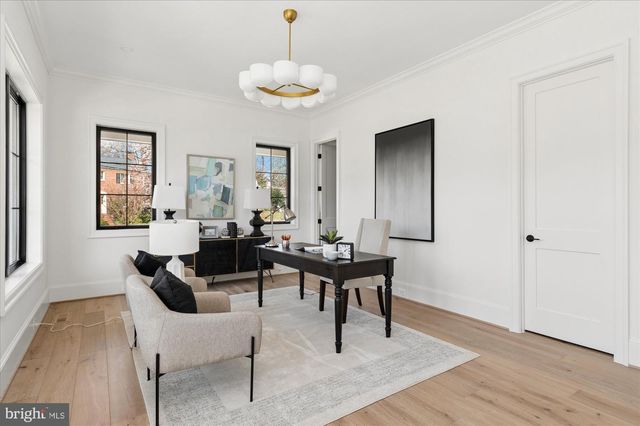 2400 N LINCOLN ST, Arlington, VA 22207