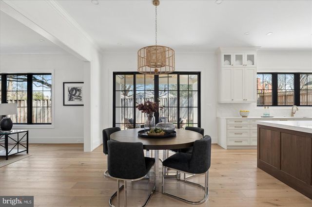 2400 N LINCOLN ST, Arlington, VA 22207