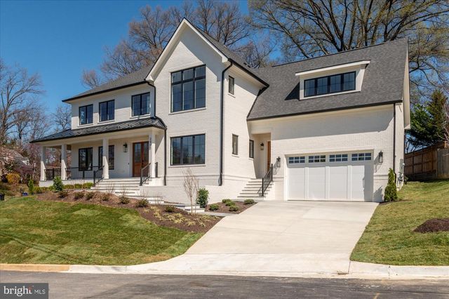 2400 N LINCOLN ST, Arlington, VA 22207