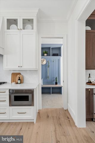 2400 N LINCOLN ST, Arlington, VA 22207