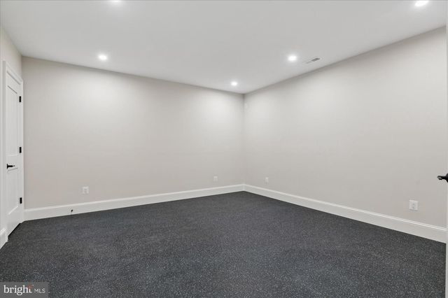 2400 N LINCOLN ST, Arlington, VA 22207