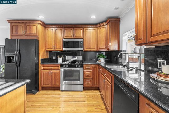 1939 20Th St, San Pablo, CA 94806