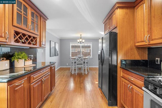 1939 20Th St, San Pablo, CA 94806