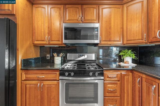 1939 20Th St, San Pablo, CA 94806