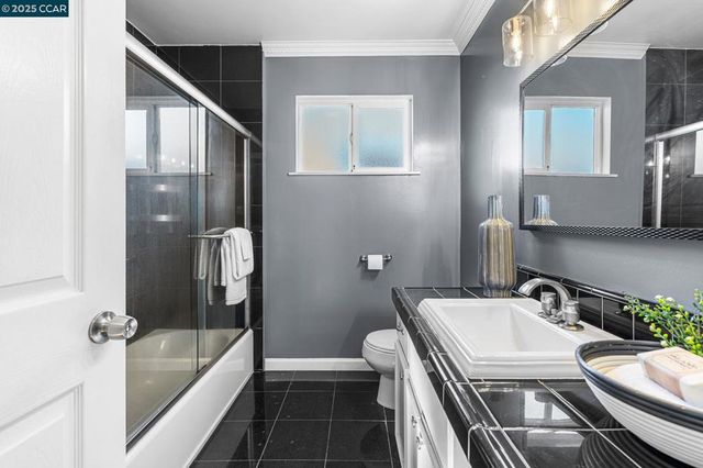 1939 20Th St, San Pablo, CA 94806