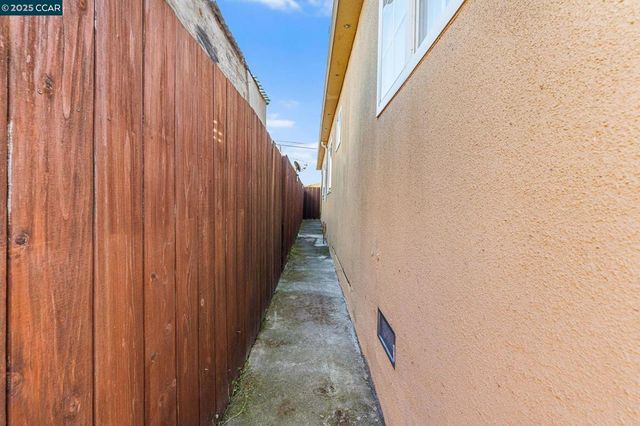 1939 20Th St, San Pablo, CA 94806