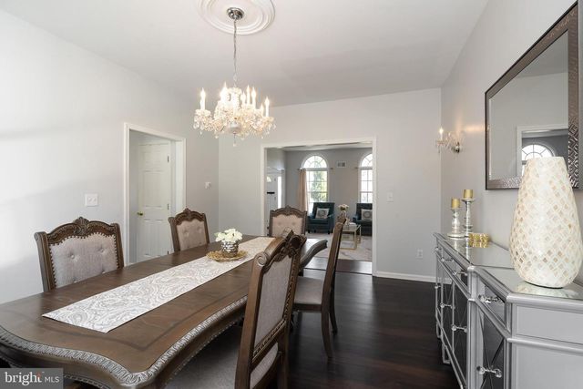 9 REDWOOD CT, Monroe Township, NJ 08831
