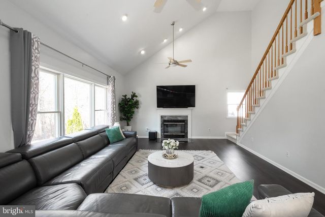 9 REDWOOD CT, Monroe Township, NJ 08831