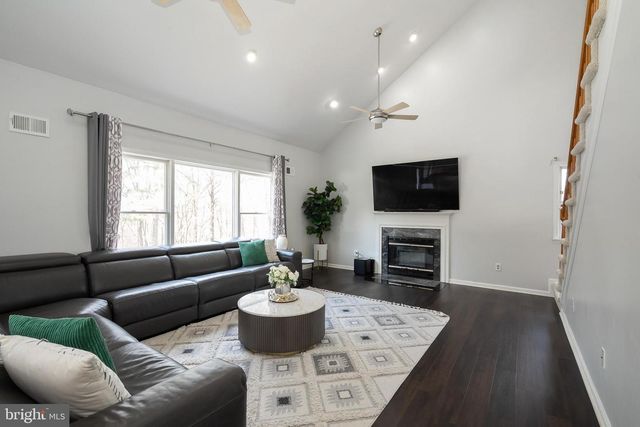 9 REDWOOD CT, Monroe Township, NJ 08831