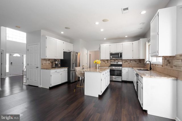 9 REDWOOD CT, Monroe Township, NJ 08831