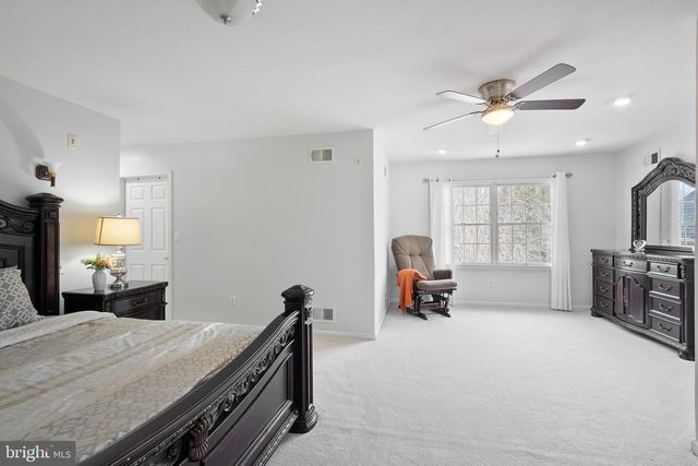 9 REDWOOD CT, Monroe Township, NJ 08831