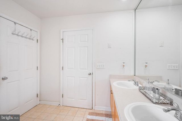 9 REDWOOD CT, Monroe Township, NJ 08831