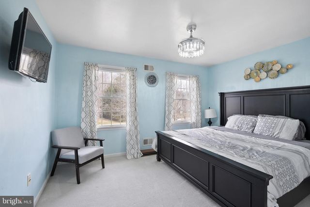 9 REDWOOD CT, Monroe Township, NJ 08831
