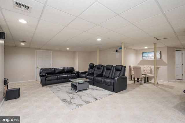 9 REDWOOD CT, Monroe Township, NJ 08831