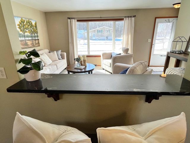 7424 S Chapel DRIVE, Oak Creek, WI 53154