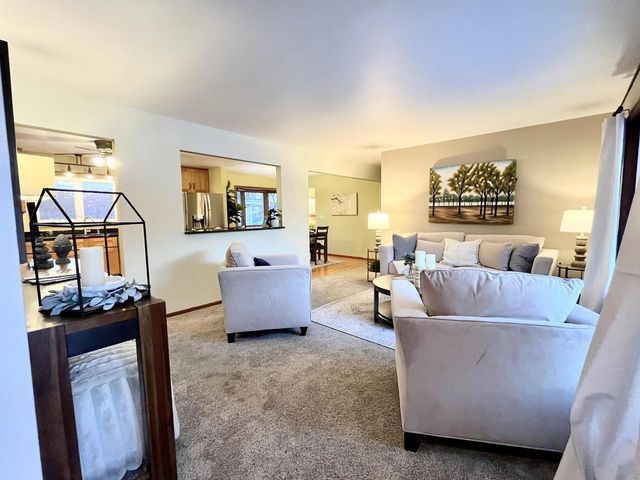 7424 S Chapel DRIVE, Oak Creek, WI 53154