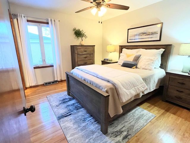 7424 S Chapel DRIVE, Oak Creek, WI 53154