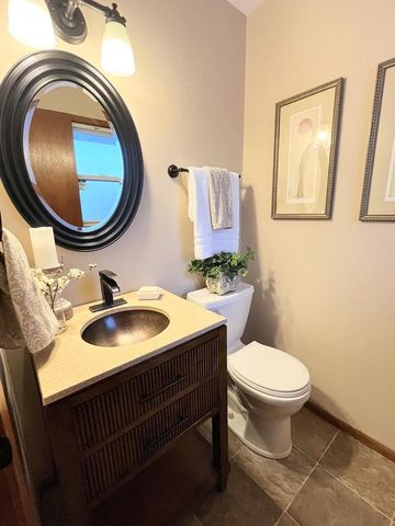 7424 S Chapel DRIVE, Oak Creek, WI 53154