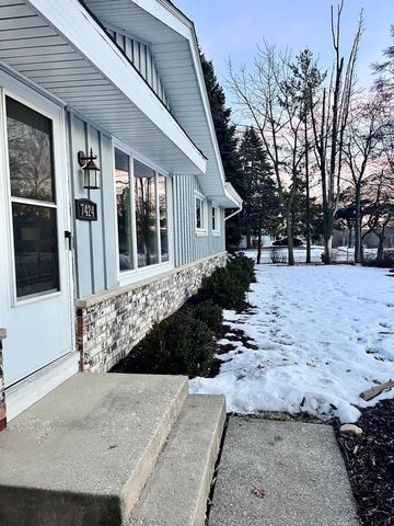 7424 S Chapel DRIVE, Oak Creek, WI 53154