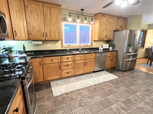 7424 S Chapel DRIVE, Oak Creek, WI 53154