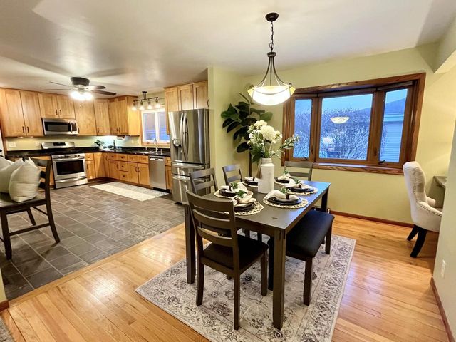 7424 S Chapel DRIVE, Oak Creek, WI 53154