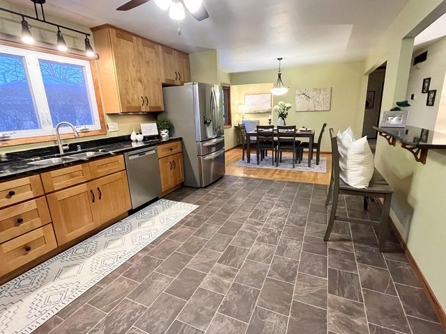 7424 S Chapel DRIVE, Oak Creek, WI 53154