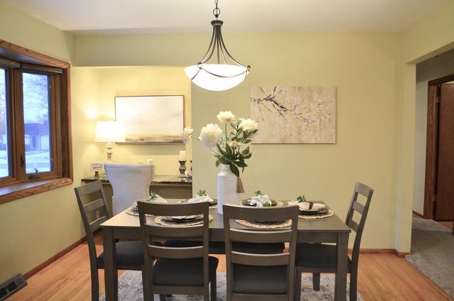 7424 S Chapel DRIVE, Oak Creek, WI 53154