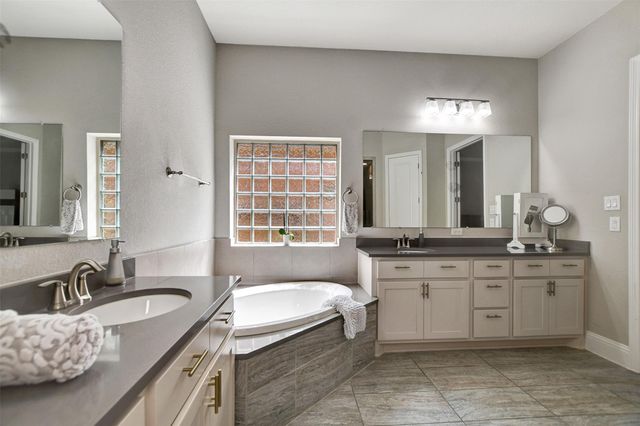 13219 Parkway Hills Drive, Houston, TX 77077