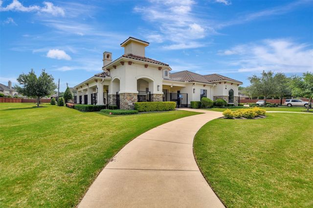 13219 Parkway Hills Drive, Houston, TX 77077