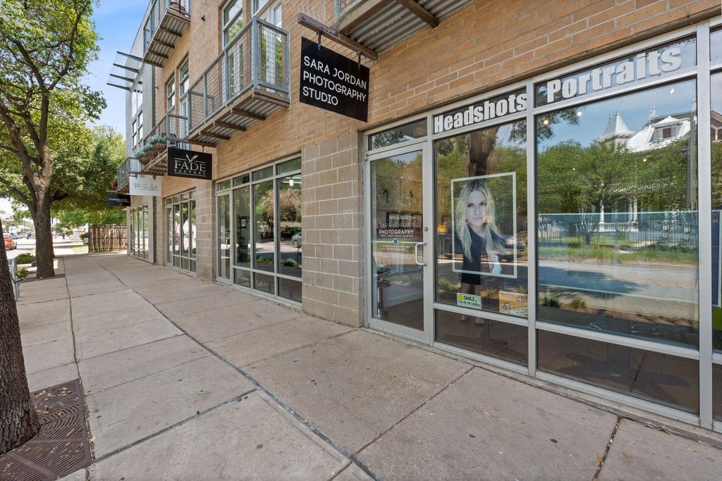 1601 E Cesar Chavez ST 104, Austin, TX 78702