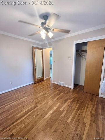 2639 Woodbine Drive, Waterford Charter Township, MI 48328